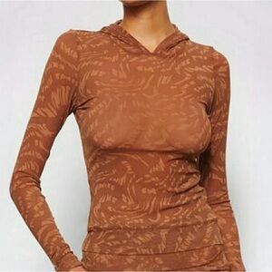 SKIMS SUMMER MESH HOODIE LATTE SWIRL